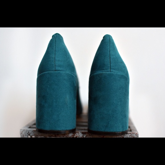 Qupid Scalloped Teal Chunky Suede Pointy Pumps - Picture 2 of 5